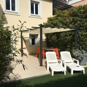 Maxime 4 Pieces Apartment