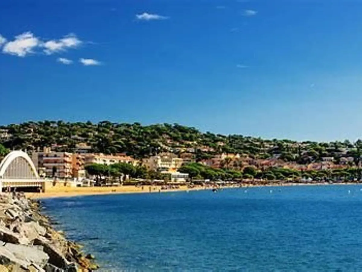Holiday home Maison Avec Piscine Couverte Et Terrasse Barbecue - 6 Couchages - Sainte Maxime - Fr-1-226-311 France
